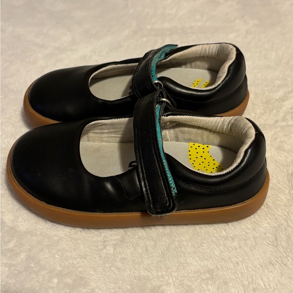 Luen Little Kids Black Dress Shoes - Picture 4 of 5